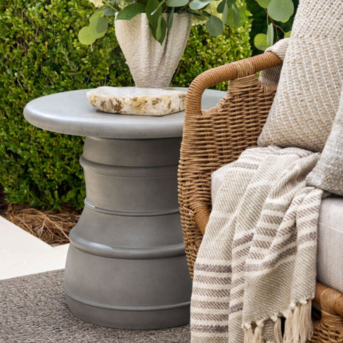 Table d'Appoint Minérale - Béton Gris Sculptural - vue 3